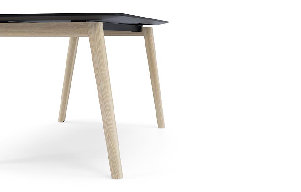 Single-desks-elegant-legs-NOVA-WOOD-Narbutas-3.jpg
